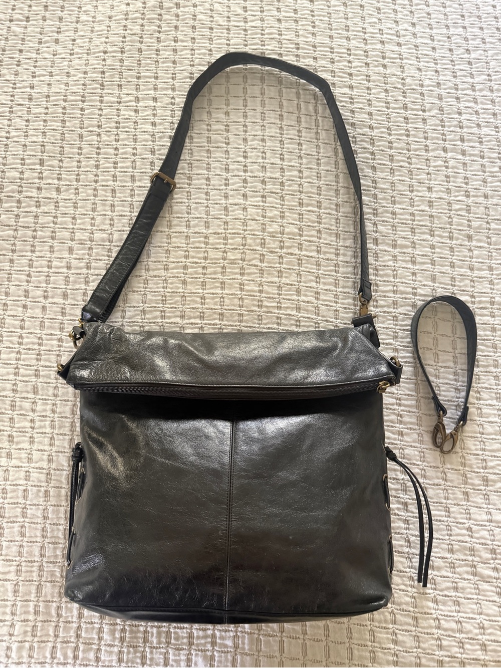 HOBO International Explorer Leather Bag – Convertible Shoulder/Crossbody – Black - Picture 5 of 16